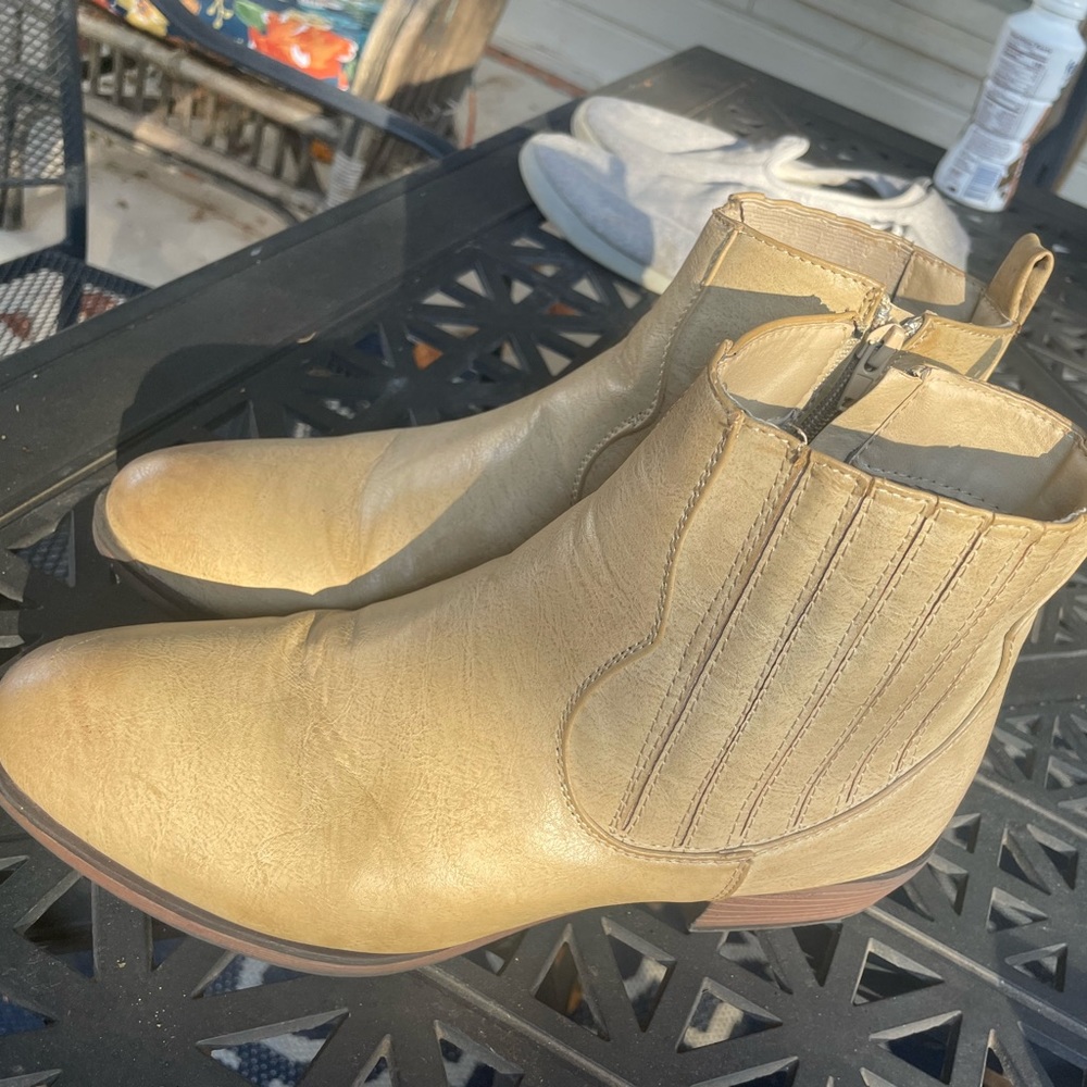 Cupid Booties Tan Caramel